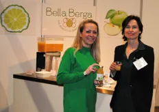 Mathilde Meijers en José Scholtes-Cretier van Bella Berga,  een heerlijk fris sap van appel en bergamot.